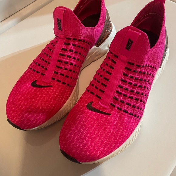 flyknit sneakers women's